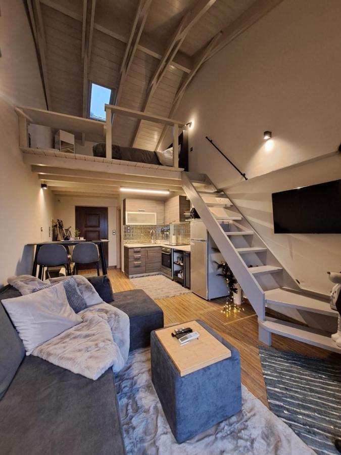Vrachos Suites Aigio Eksteriør billede
