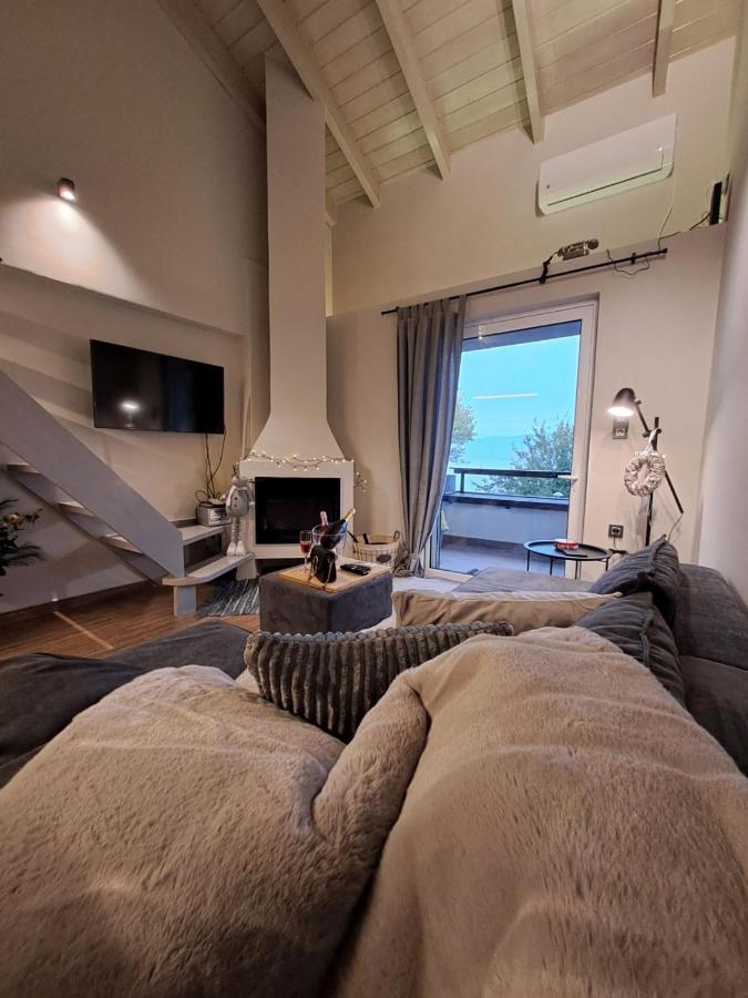 Vrachos Suites Aigio Eksteriør billede